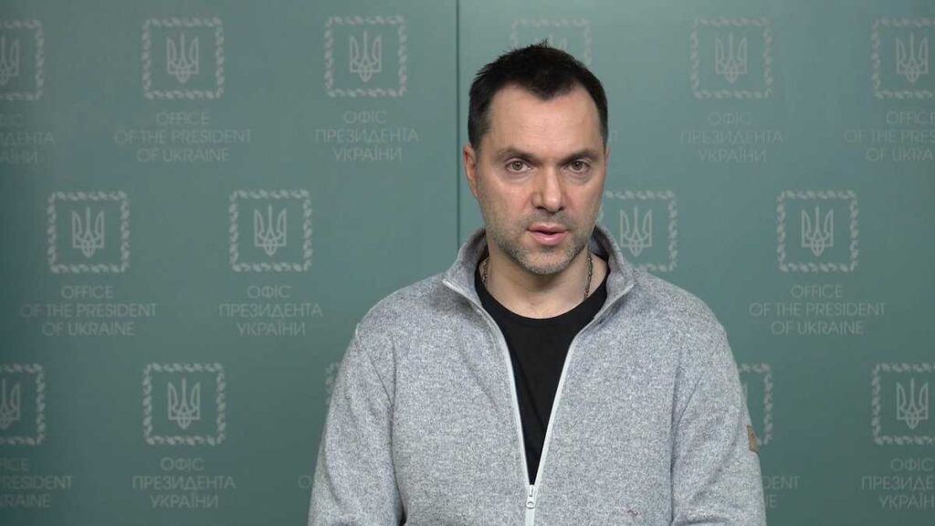 Арестович рассказал, почему российские войска не способны захватить Киев