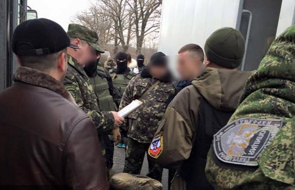 Террористы "ДНР" отдали украинской стороне 18 уголовников, осужденных за особо тяжкие преступления