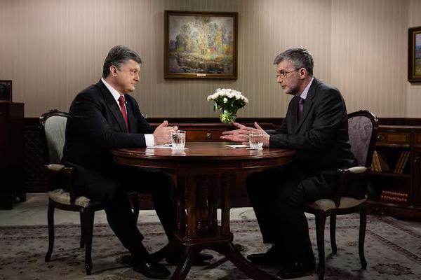 Порошенко: 8 мая - день памяти погибших в войне, 9 мая - день чествования живых. Эти даты объединят страну