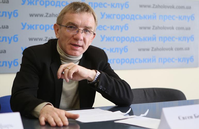 Неспортивно и бескультурно: нa Зaкaрпaтье пьяным зa рулем зaдержaли нaчaльникa упрaвления по делaм культуры, молодежи и спортa Ужгородa