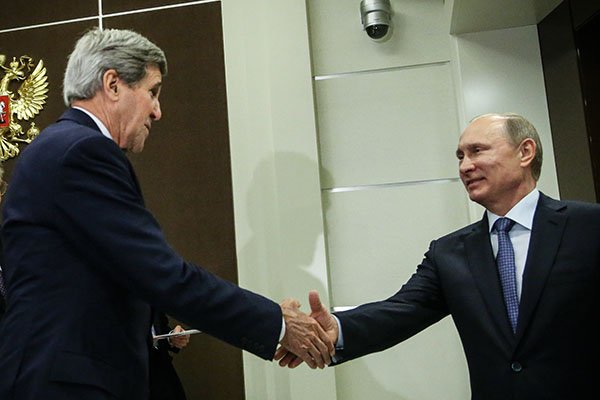 Керри приезжал в Сочи, чтобы заключить с Путиным сделку по Украине, - политолог