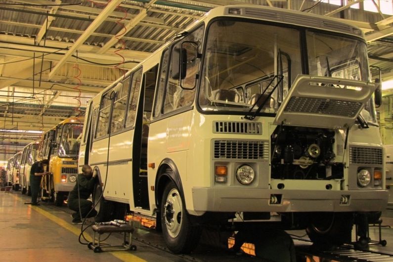 Автопром захлопывается: первый крупный автопроизводитель РФ остановил работу