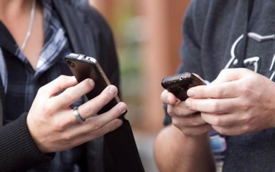 "Связи нет, никуда нельзя дозвониться..." - жители Донецка рассказали, что реально происходит в оккупированном Донбассе со связью