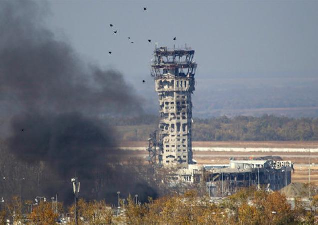 В ДНР сообщили, что в аэропорту Донецка рухнула диспетчерская вышка