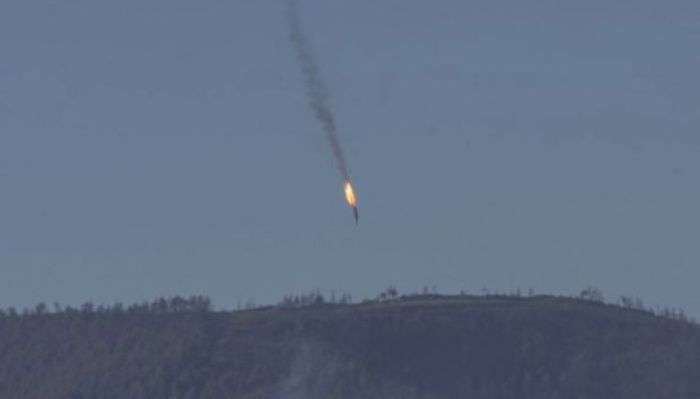 СМИ: пилот уничтоженного Су-24 вышел на контакт и спасен спецназом Сирии