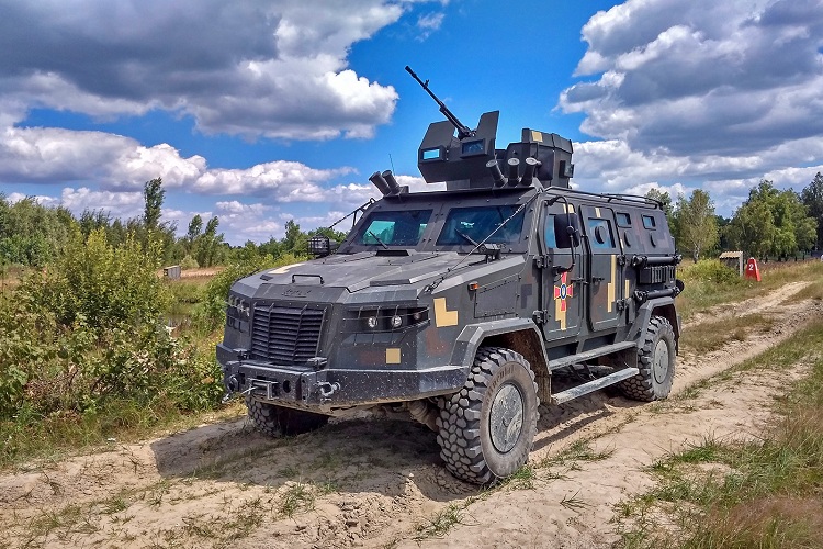 Превзошел все ожидания: Минобороны завершило испытания новейшего украинского бронеавтомобиля "Козак-2М1"