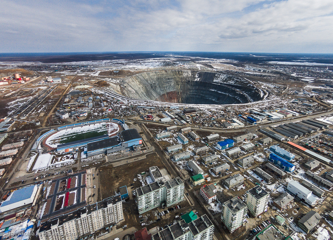 Экстренная новость из Якутии: мощный поток воды прорвался в шахту по добыче алмазов - более 60 человек в затопленной опасной зоне, об их судьбе ничего неизвестно