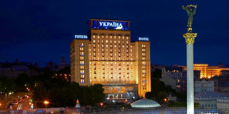 Аншлаг у саперов: В Киеве ищут взрывчатку в гостинице "Украина"