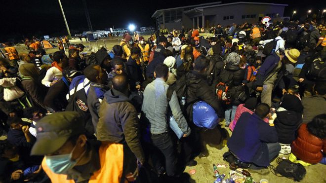 МВД Австрии: Около 15 тысяч мигрантов прибыли к нам в течение двух дней