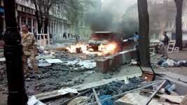 Горсовет: в Луганске из-за попадания снарядов сгорела СТО