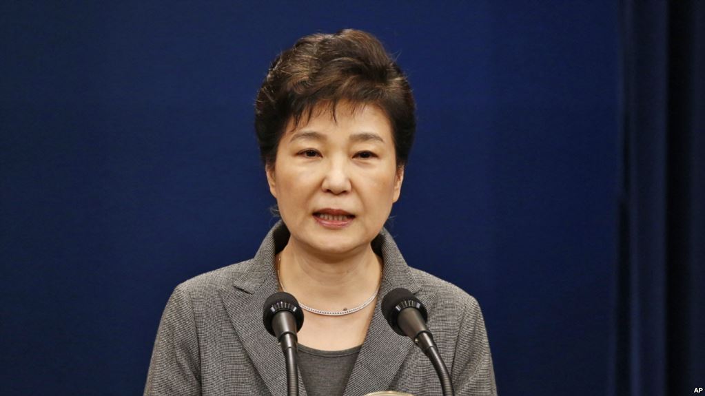 В Корее "прибрали" президентшу-коррупционершу - Конституционный суд Южной Кореи поддержал оглашение импичмента для Пак Кын Хе