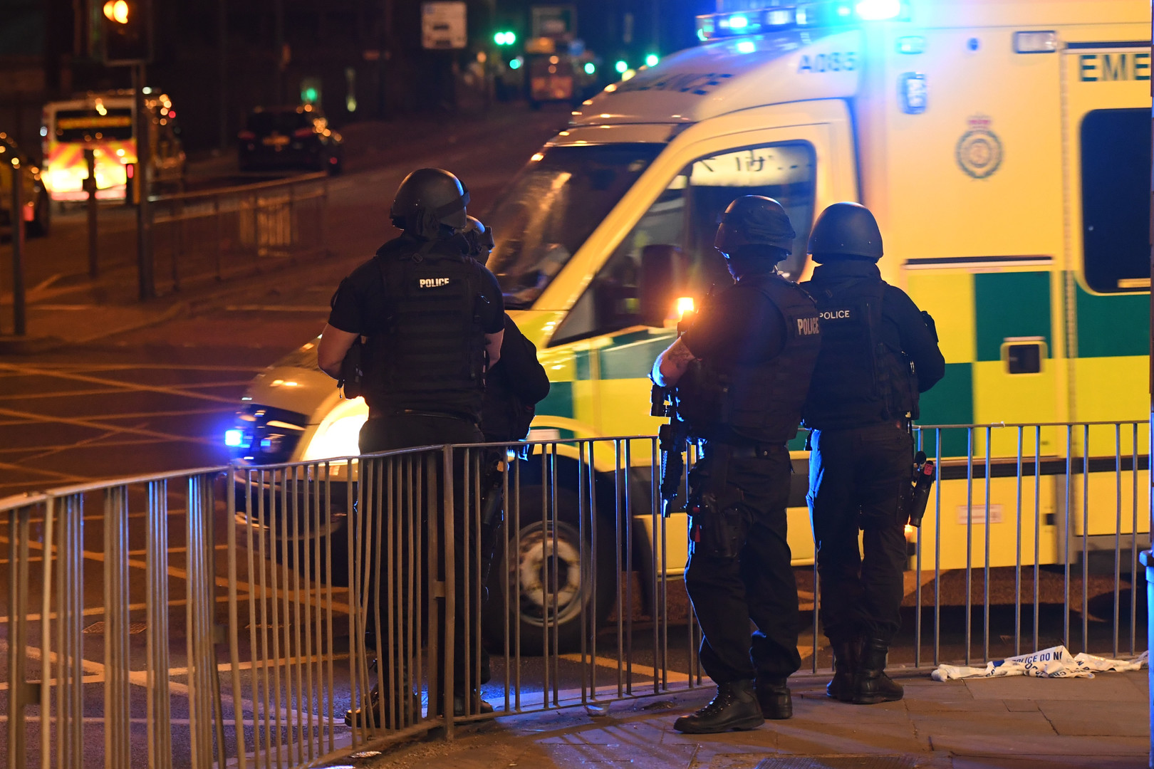 Полиция Британии озвучила шокирующие цифры: на концерте Арианы Гранде террористы убили 22 человека, среди которых были дети