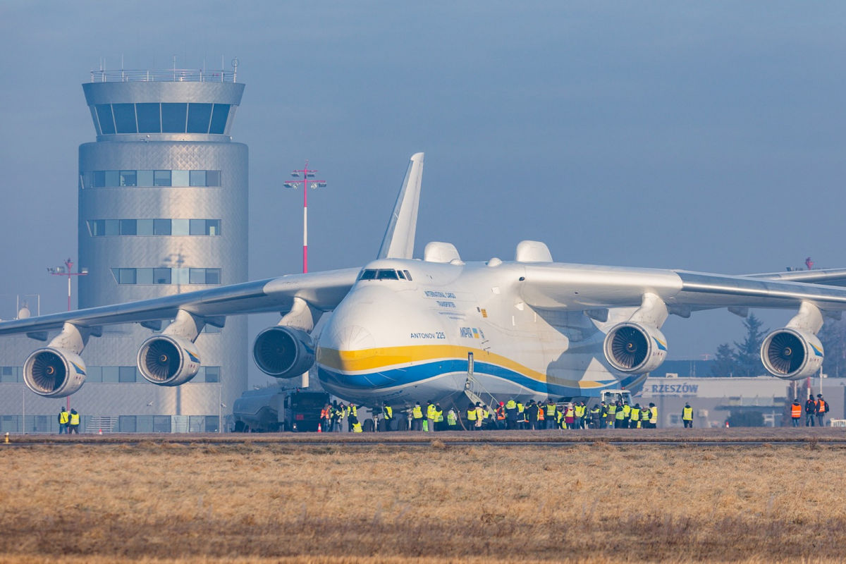 ​Ан-225 "Мрія" прилетел в Украину из Дании - источники сообщают о возможной поставке летального оружия