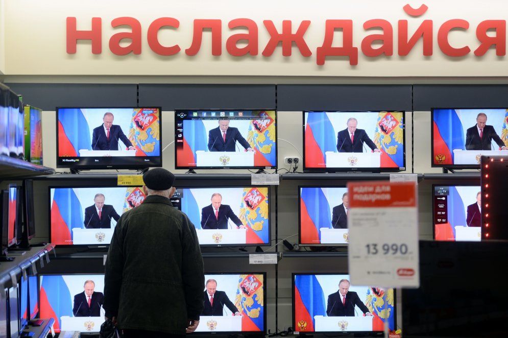 На 3-й месяц "спецоперации" Кремль усиливает военную цензуру: машина пропаганды не справляется