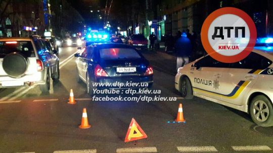 Авто дипломатической миссии США попало в аварию в Киеве
