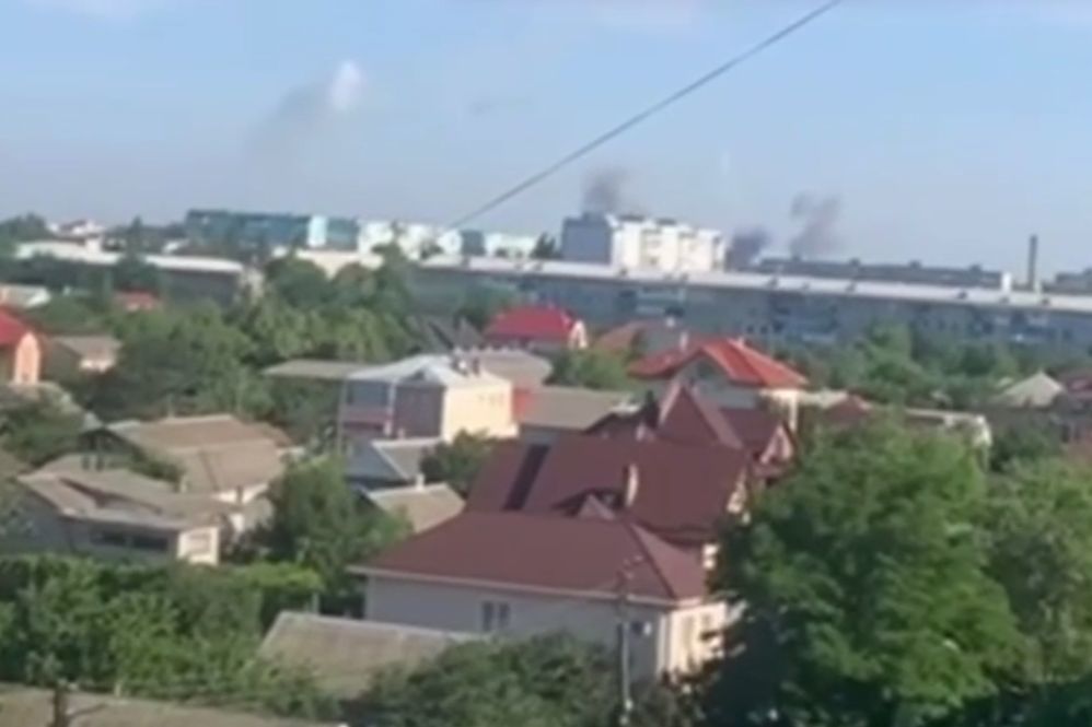 ​"Бавовна" в Бердянске: штаб и склад армии РФ взлетели на воздух