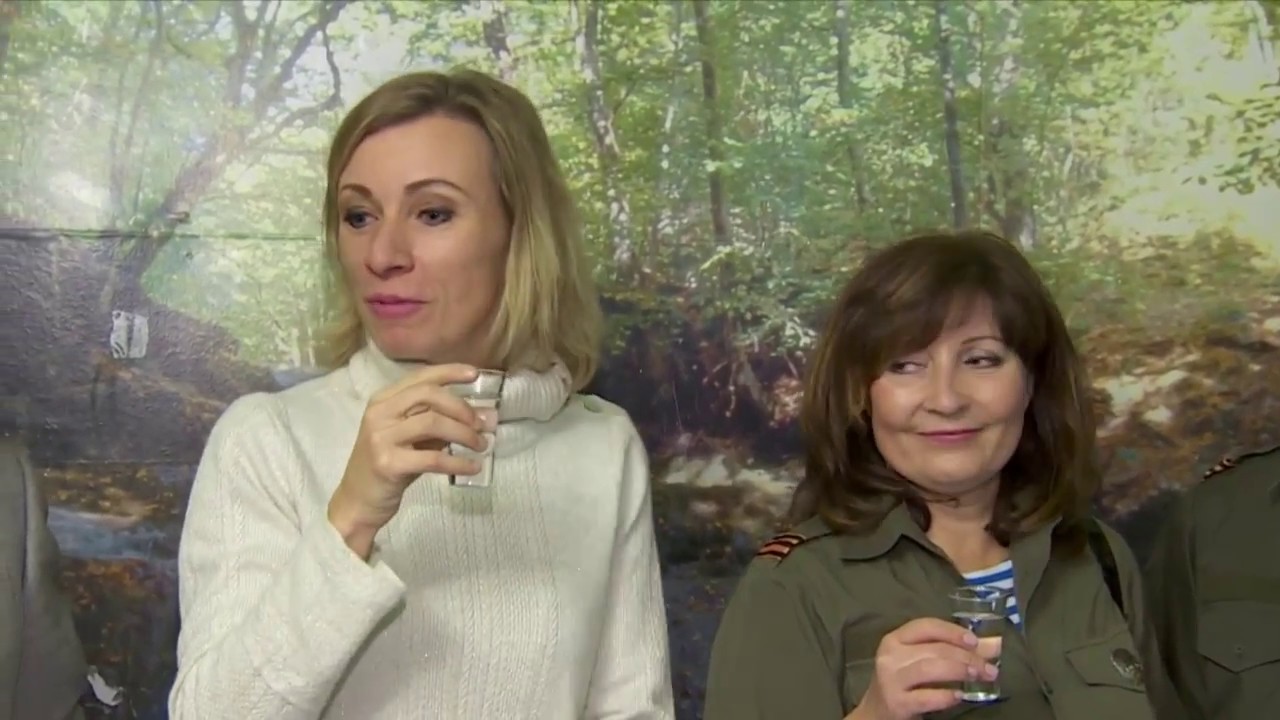 ​“Леопьорд и вытравленный блонд”, - соцсети посмеялись над “коренной обитательницей Манхэттена” Захаровой - подробности