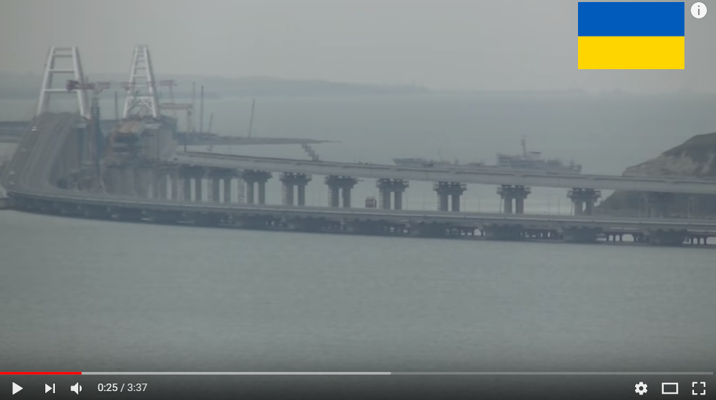 Опубликовано видео, как военные корабли Украины прошли под Керченским мостом, - в СМИ ажиотаж