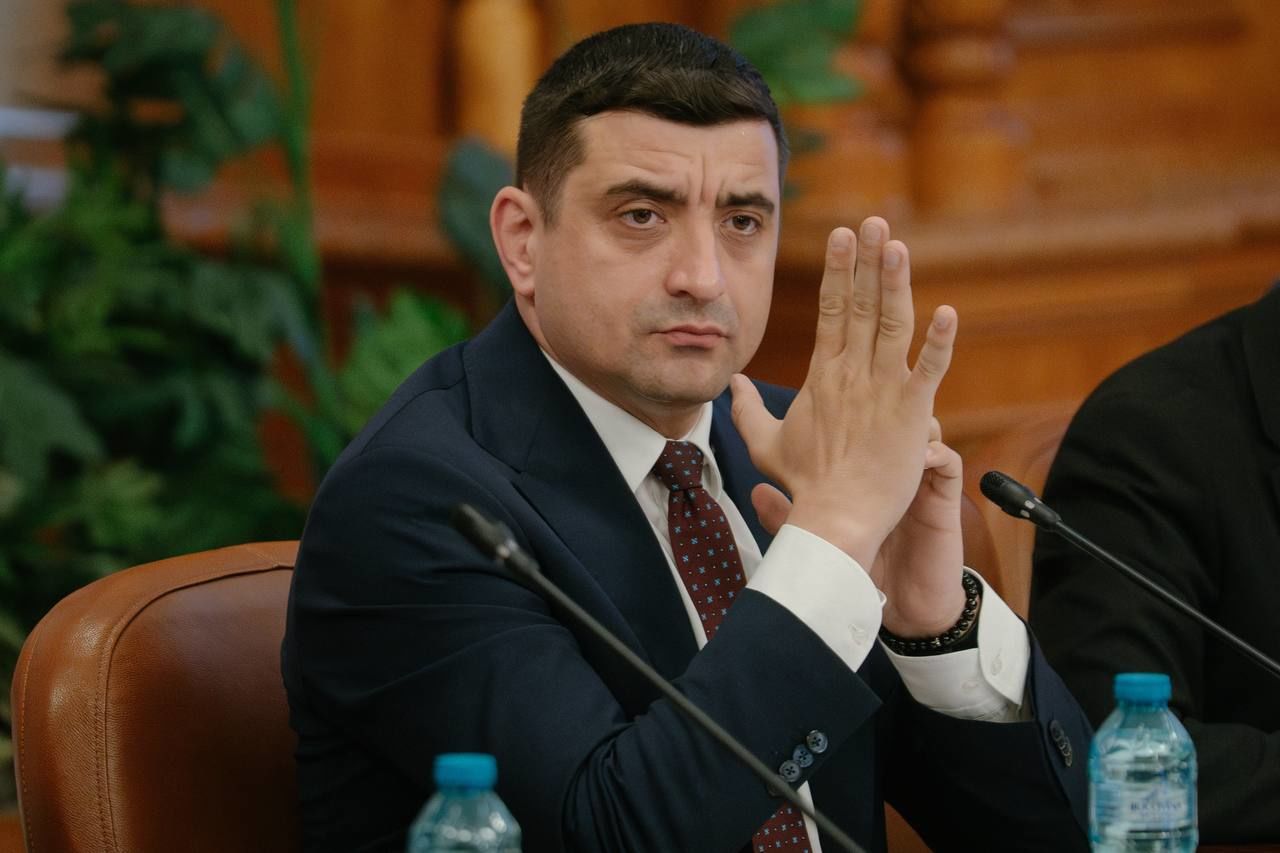 Ультраправый Симион, победивший в 1-м туре выборов президента Румынии, требует от Украины компенсации