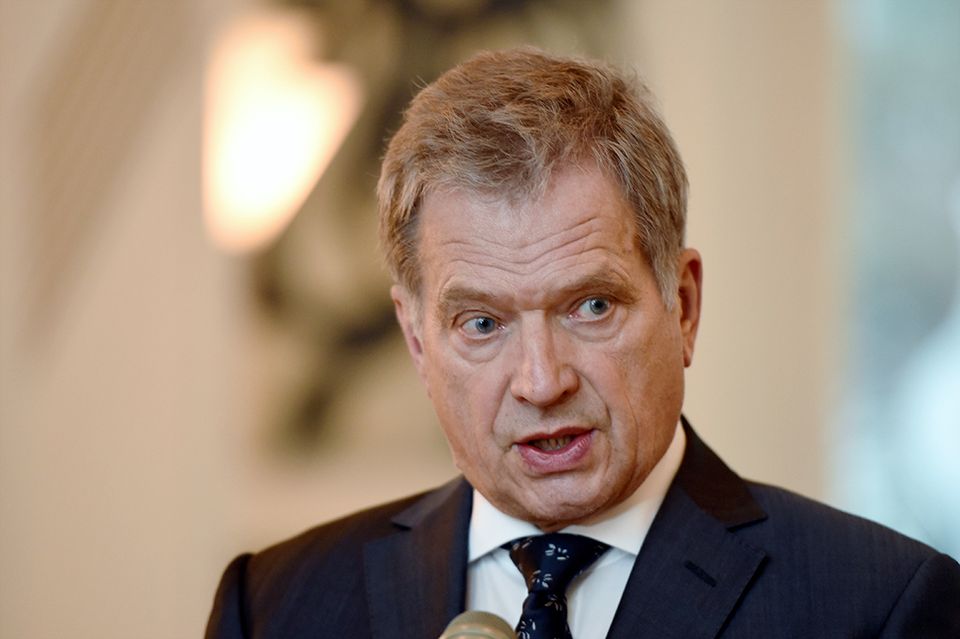 Президент Финляндии: Россию заполонят неконтролируемые потоки мигрантов