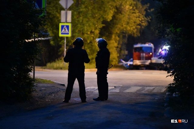 Взрыв, пожар и заложник: последние подробности о задержании стрелка в Екатеринбурге