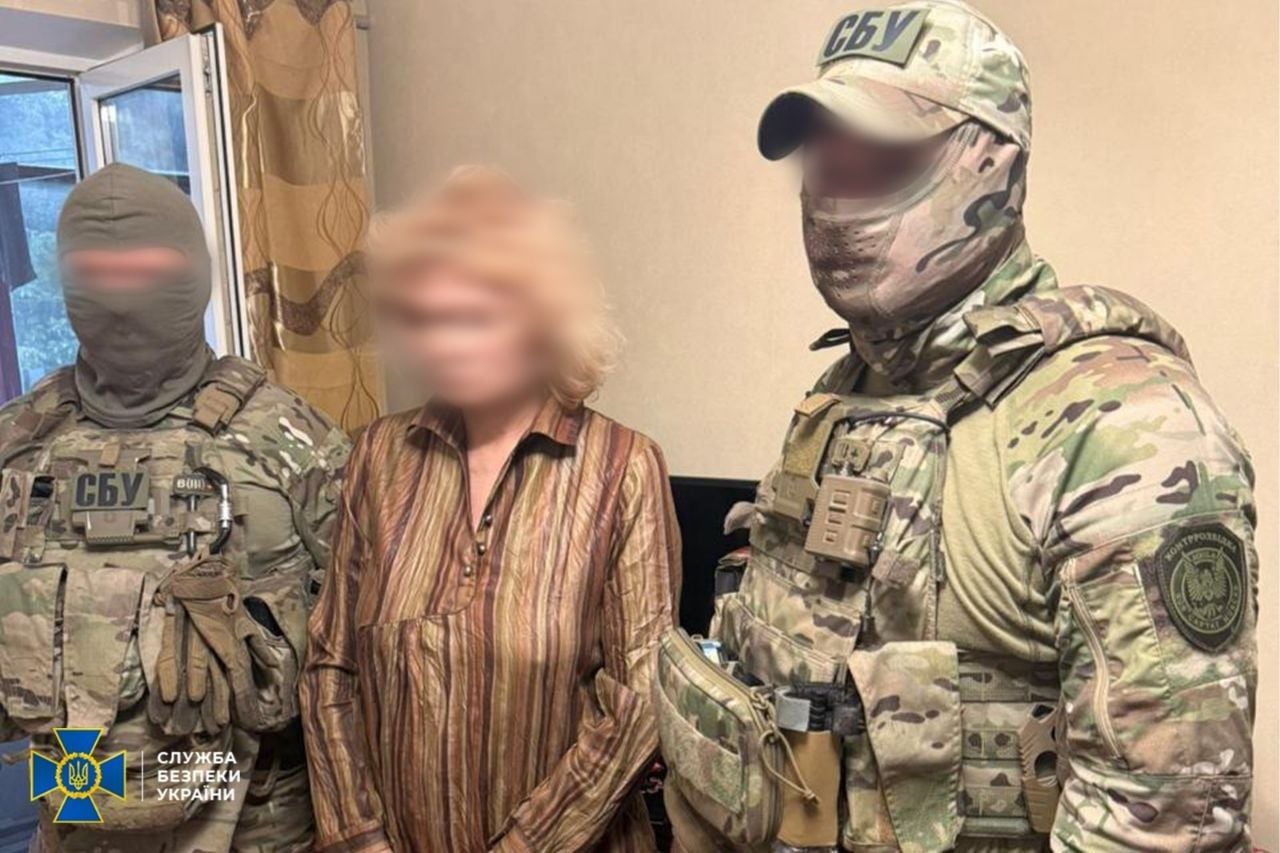 СБУ задержала на Днепропетровщине наводчицу ударов армии РФ по оборонным предприятиям и волонтерским организациям