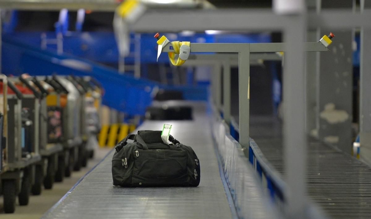 ​Вернуться во времена СССР: российские аэропорты ждет проблема с досмотром багажа пассажиров