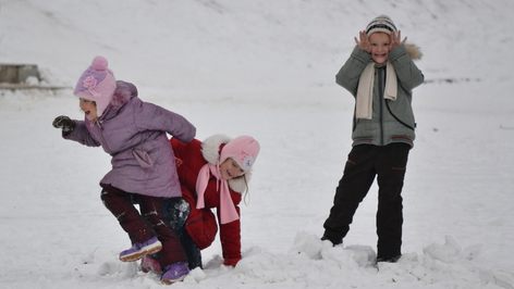 В школах на территории, подконтрольной ЛНР, несмотря на ситуацию, готовятся к зимним каникулам
