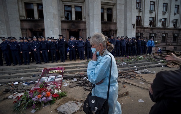 ​МВД: Дом профосюзов в Одессе загорелся изнутри