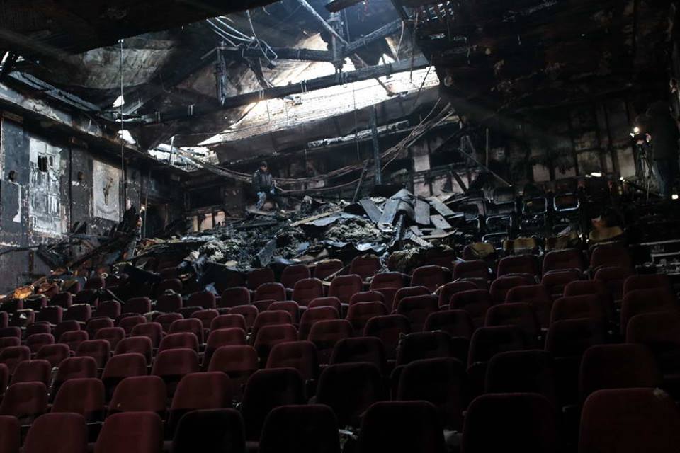 За «Жовтень»: подозреваемых в поджоге кинотеатра посадили под домашний арест