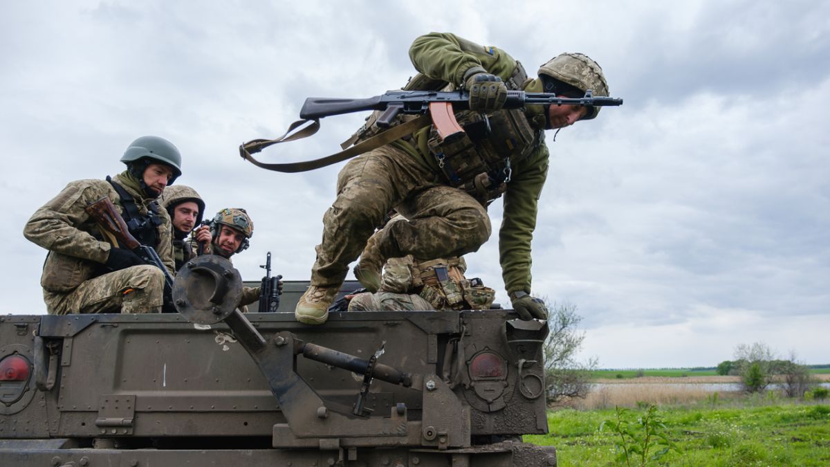 ​Украинские силы активно применяют танки Leopard: в ВСУ рассказали о сложности боев в районе Курахово