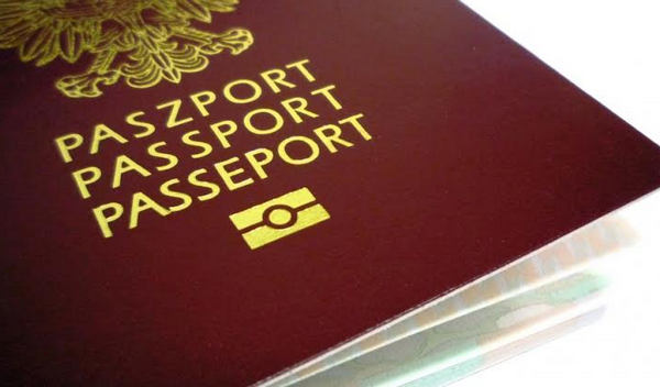 "Польские власти, похоже, решили воспользоваться случаем", - Вовнянко объяснил, почему Варшава устроила скандальный финт с паспортами