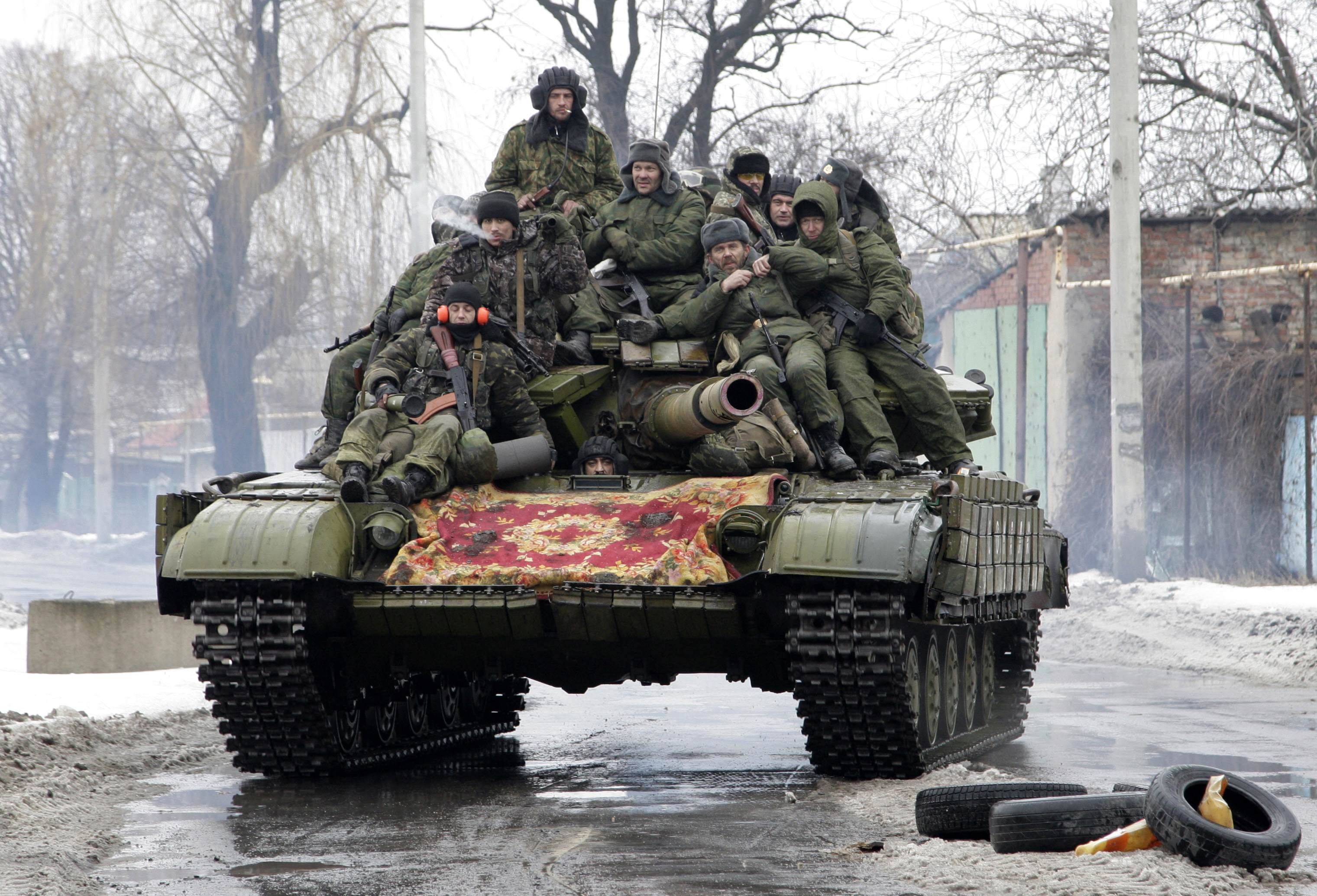 ​ДНР перебросили в Донецк 12 танков, две БМП-2 и запрещенные минометы, - Тымчук