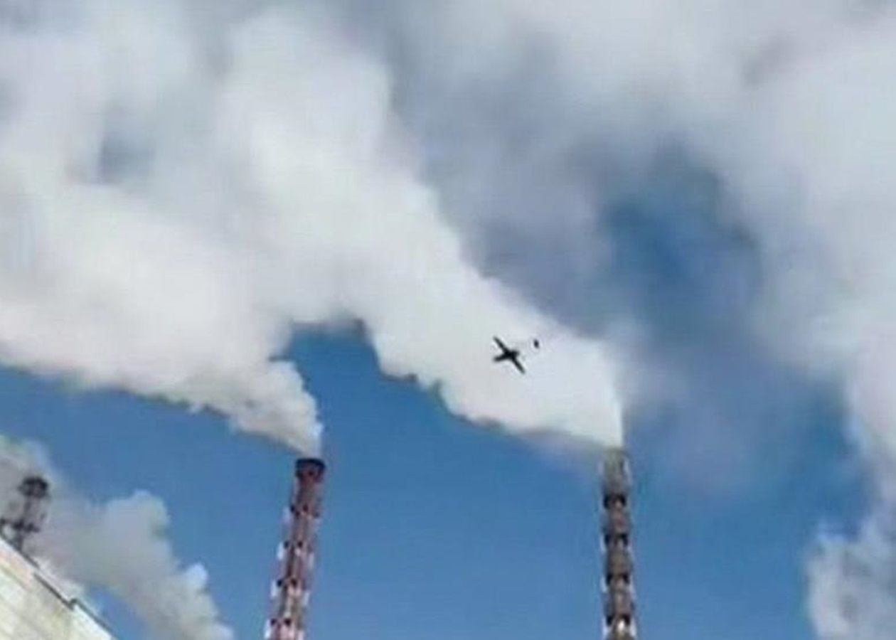Дроны пролетели 1300 км и повторно атаковали Уралхим в России 