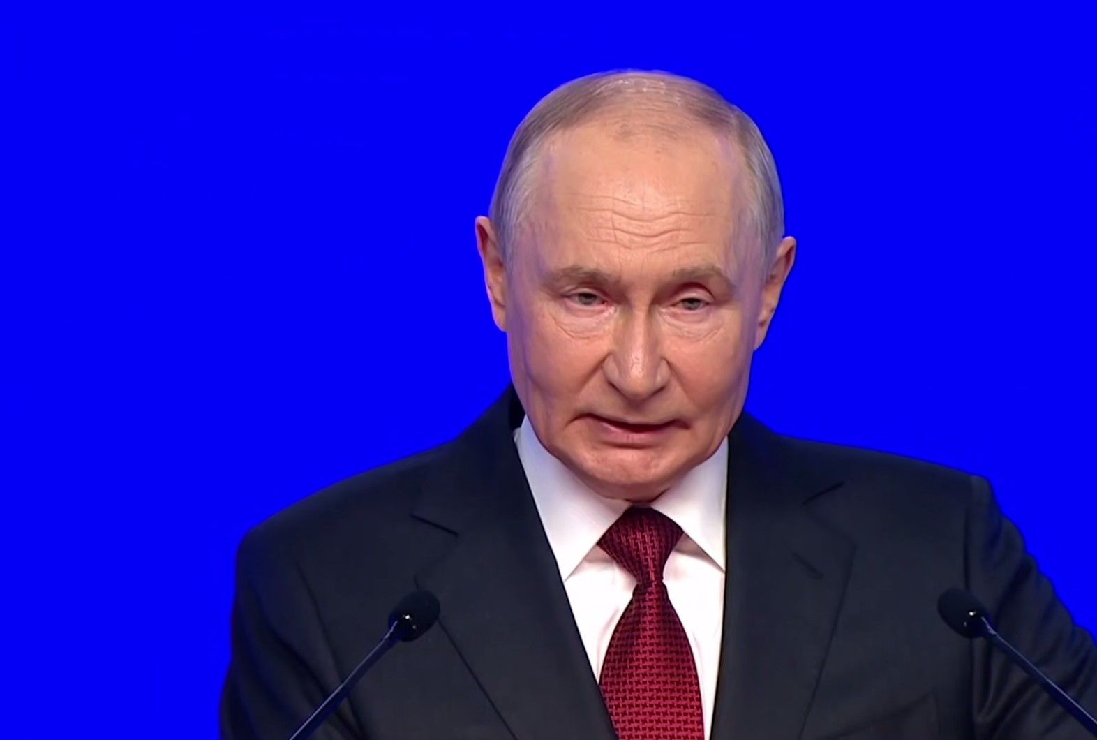 "Он совсем с ума сошел?" – в Сети высмеяли заявление Путина на съезде "Единой России"