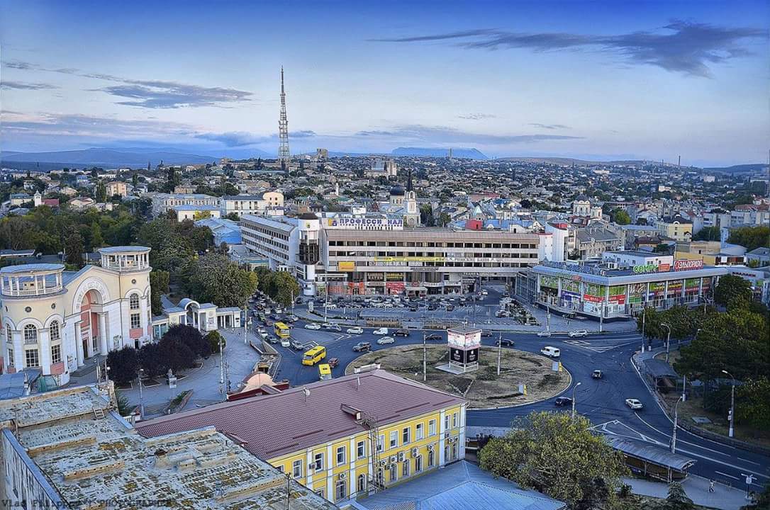 Рабочие места на паперти: в Крыму снесли центр занятости и строят храм Гундяева