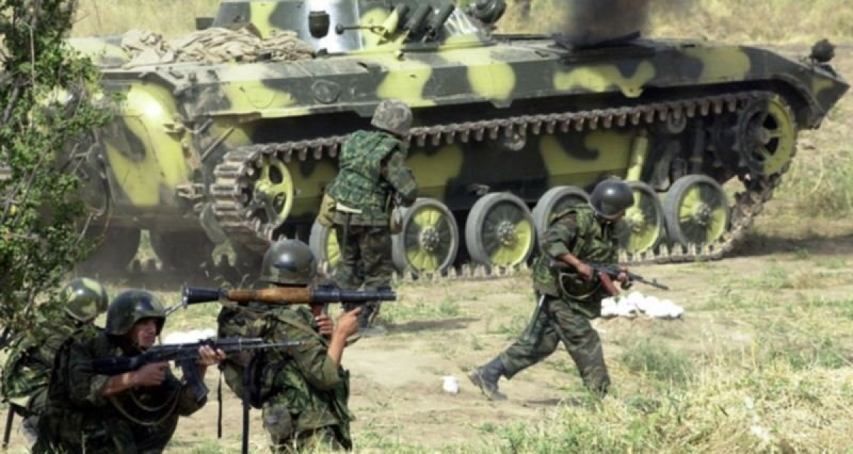 Россия стягивает войска к границам с Украиной и Беларусью под видом учений: Минск объявил о военных сборах