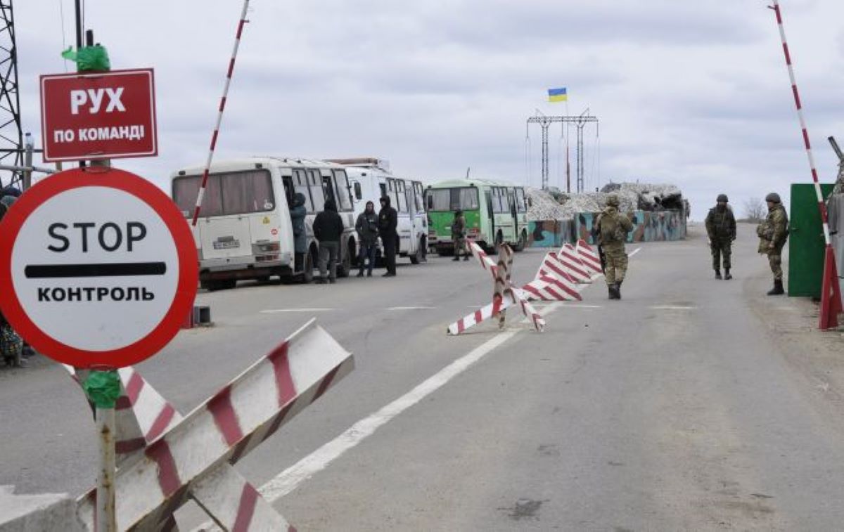 Открытие новых КПВВ на Донбассе: Украина обвинила Россию в срыве договоренностей