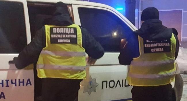 В центре Киева неизвестный обстрелял ресторан из гранатомета - кадры с места события