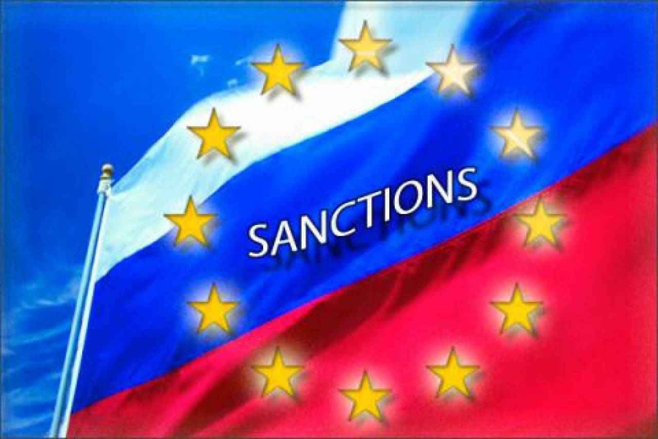 Порошенко подтвердил введение новых санкций ЕС против России 