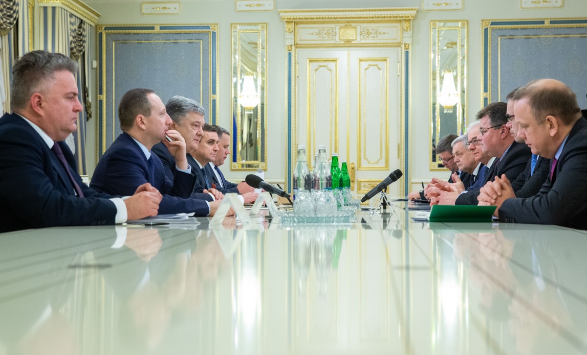 Порошенко с министрами трех стран ЕС хотят усилить давление на Российскую Федерацию