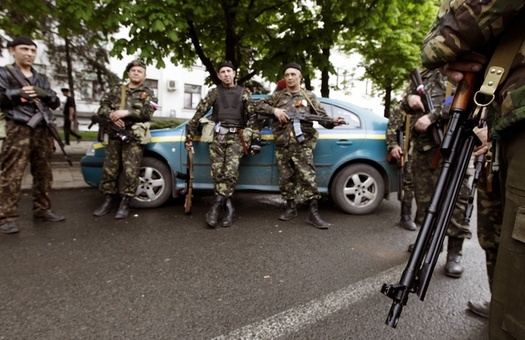 Кровавая перестрелка в оккупированном Луганске: российские боевики поругались с ополченцами "ЛНР". Есть раненые