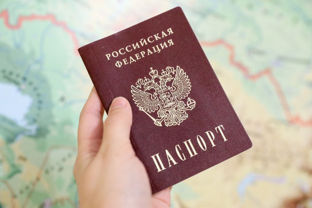 ЕС закроет въезд жителям "Л/ДНР" с российскими паспортами: известны важные детали 