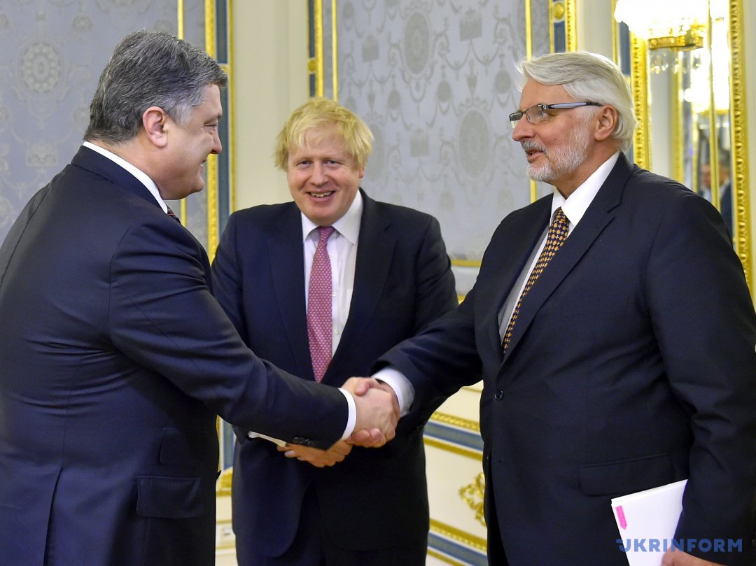 Порошенко передал Европе через начальников МИД Польши и Британии, что Украина ждет безвиз и ратификацию Ассоциации "ЕС - Украина"