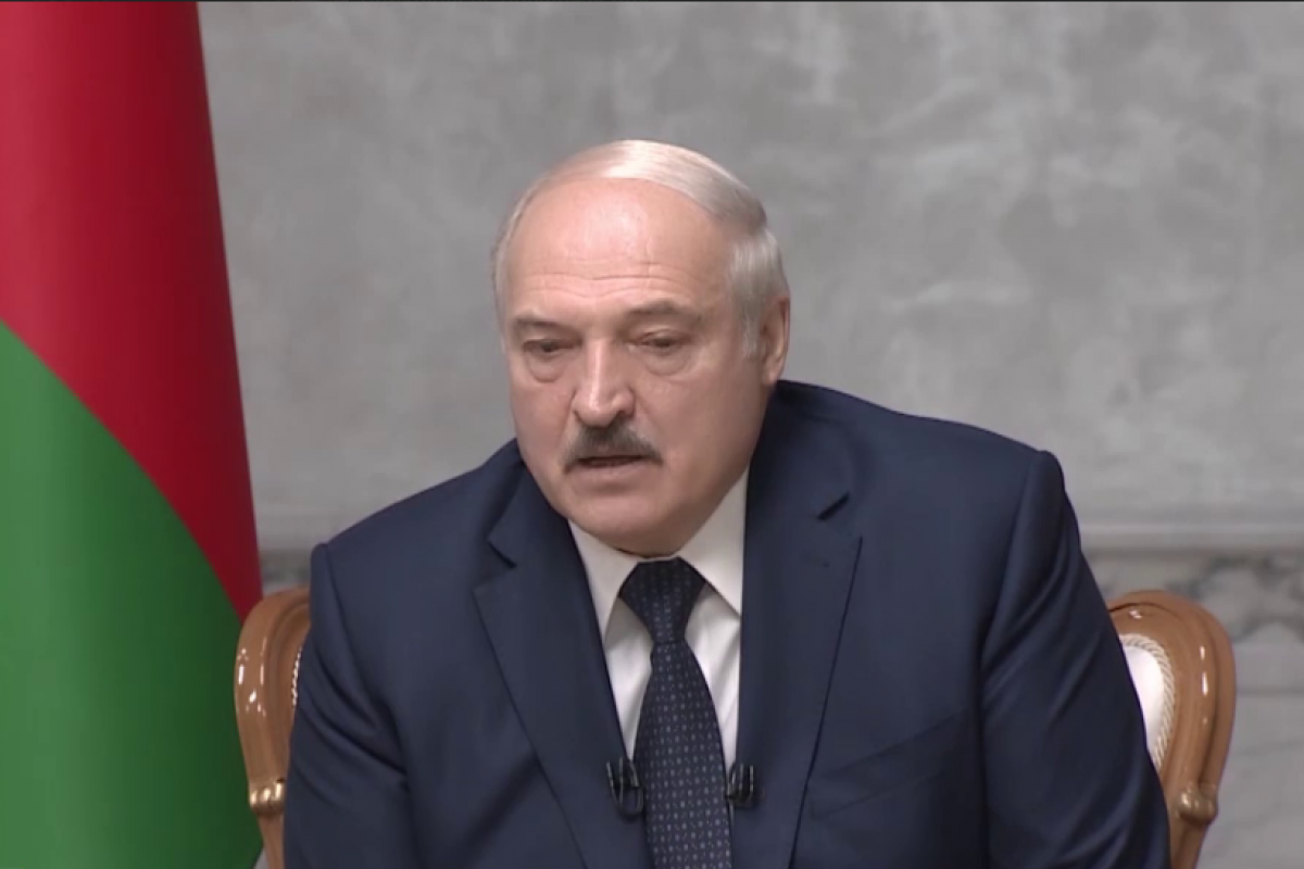 ​Лукашенко упомянул Порошенко и открыто сказал, что его держит у власти: "Я им не позволю"