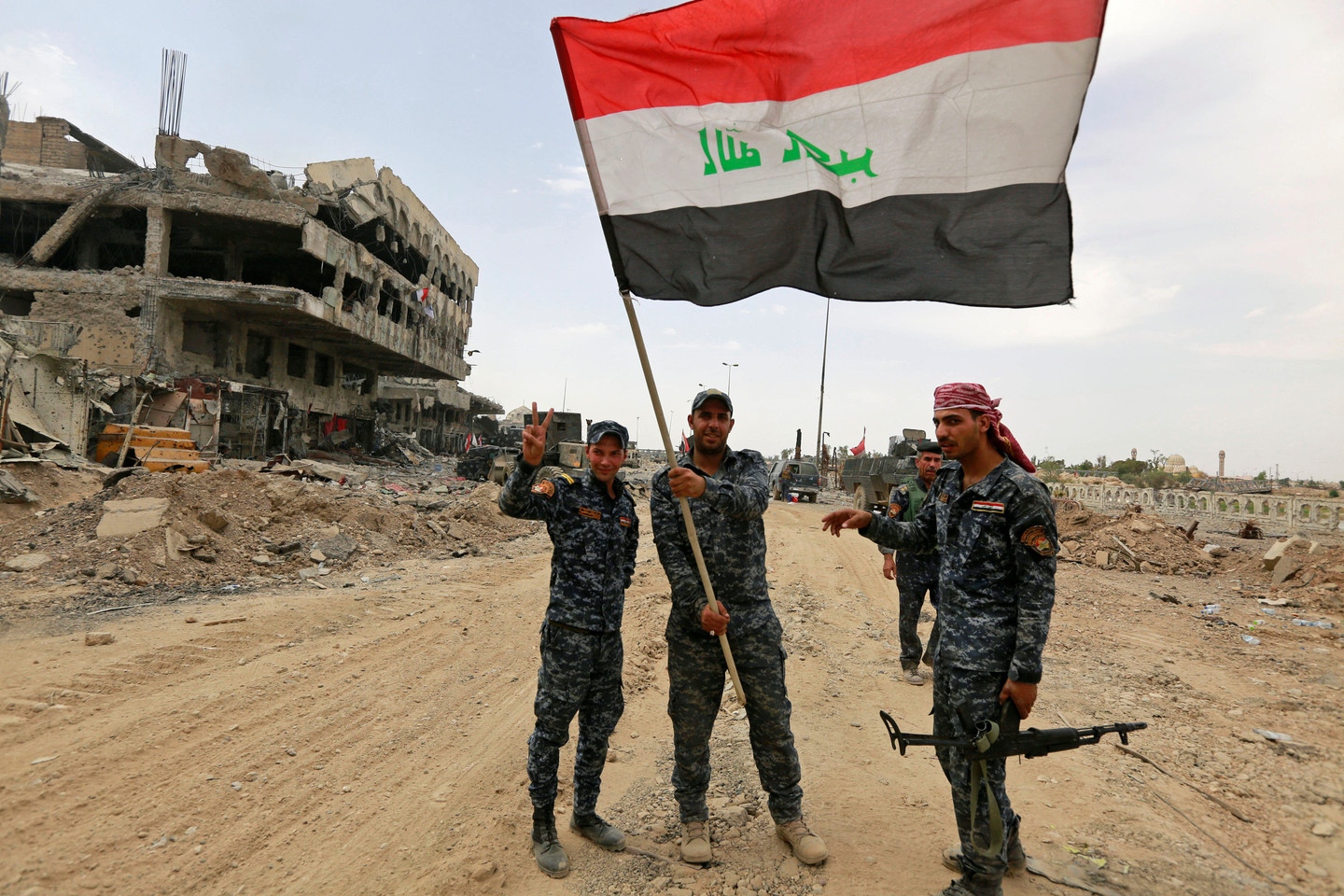 Ирак заявил о полной победе над террористами ИГИЛ: территория страны триумфально очищена от бандитских группировок