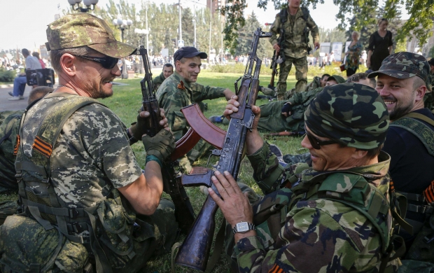 В район Станицы Луганской ополчение перебрасывает бронетехнику