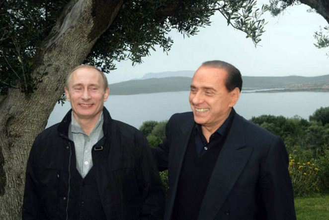 СМИ: Путин предложил Берлускони должность в правительстве РФ