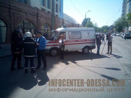 ​Вооруженный мужчина захватил заложников в торговом центре Одессы