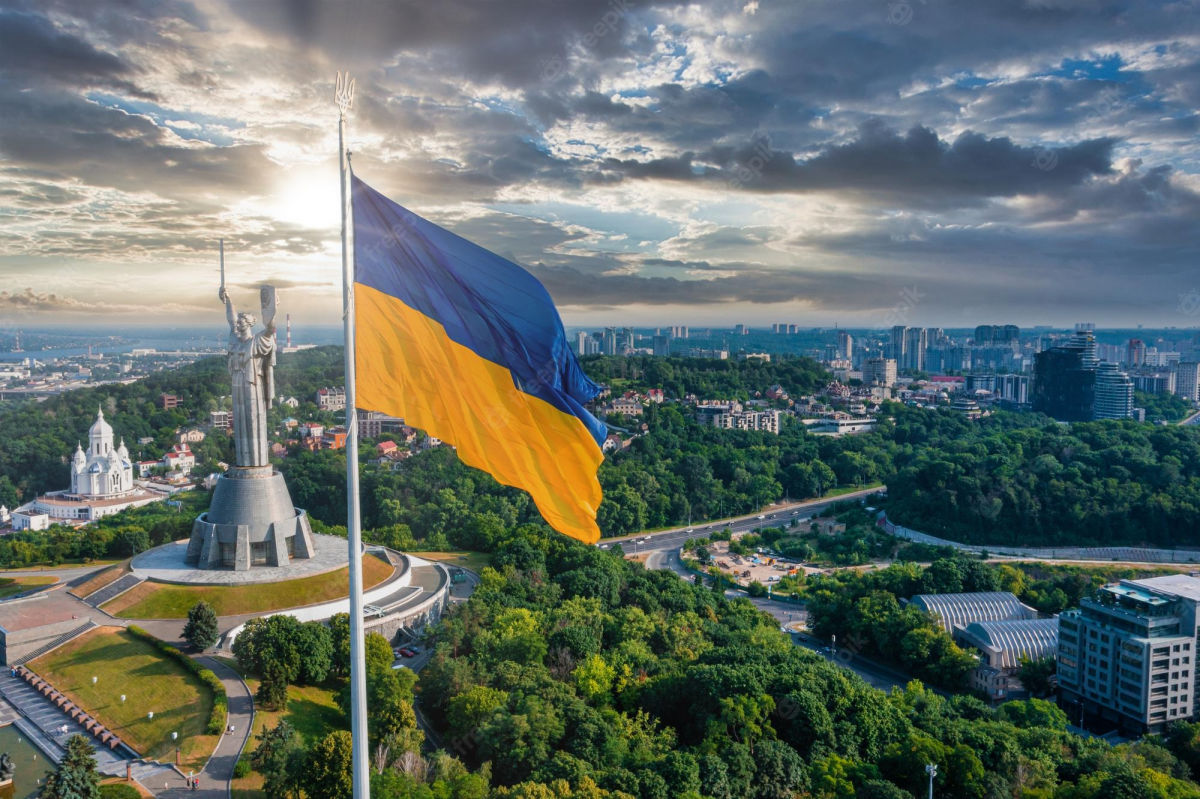 Эксперт по нацбезопасности раскрыл планы оккупантов на День независимости: "Установить флаги России над Киевом"